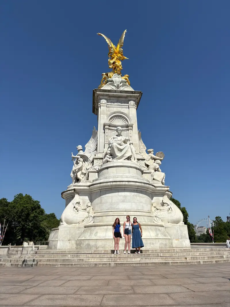 Buckingham Palace photo 7