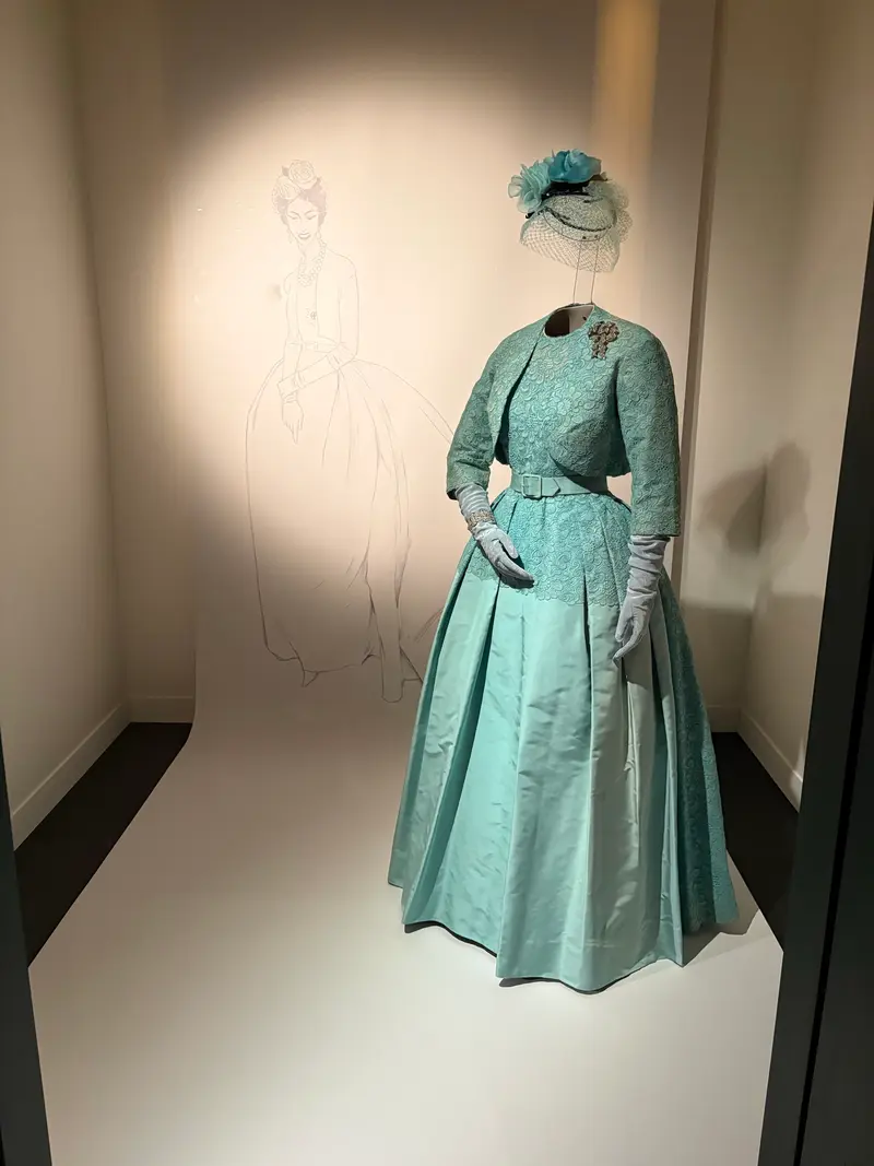 Queen's Wardrobe photo 5